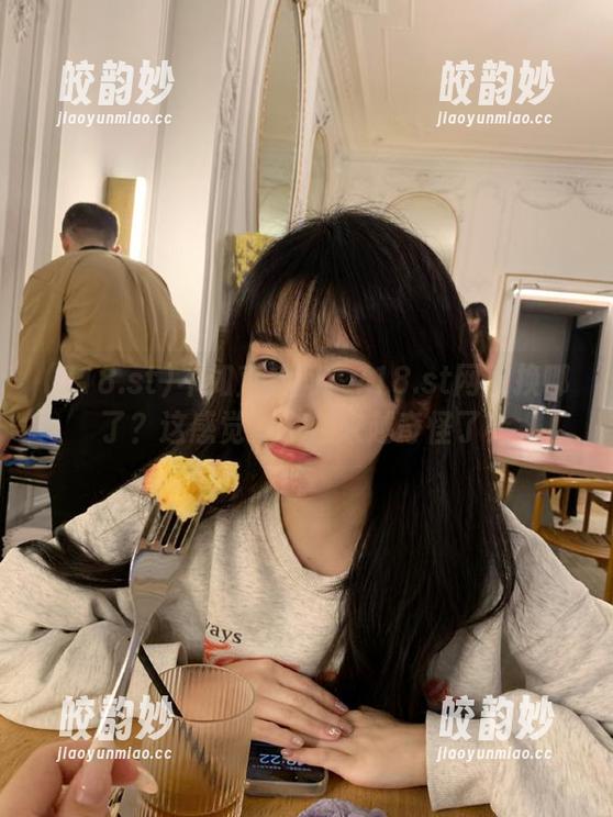 不如直接问：718.st网页换哪了？这感觉怎么越来越奇怪了？