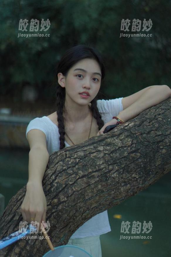 www.51 www.51cg1.com的秘密入口:打开后你会发现…唔,不说你自己去瞅瞅!