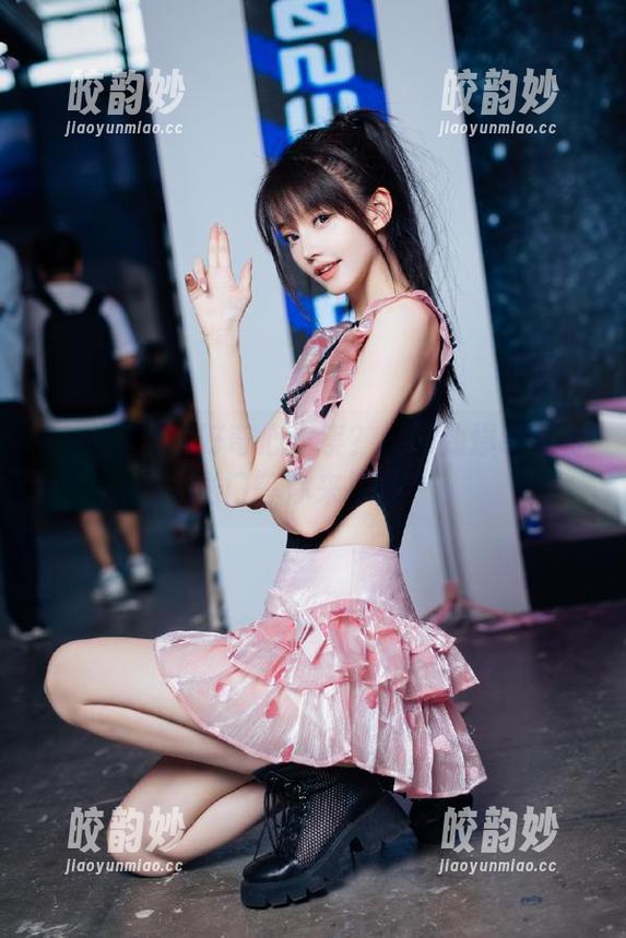 好奇心作祟？快！劲爆吃瓜传送门等你来探险！