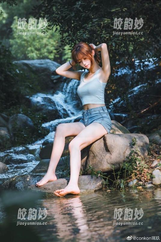 下载“吃瓜不打烊”，一站式24小时八卦服务，你准备好了吗？