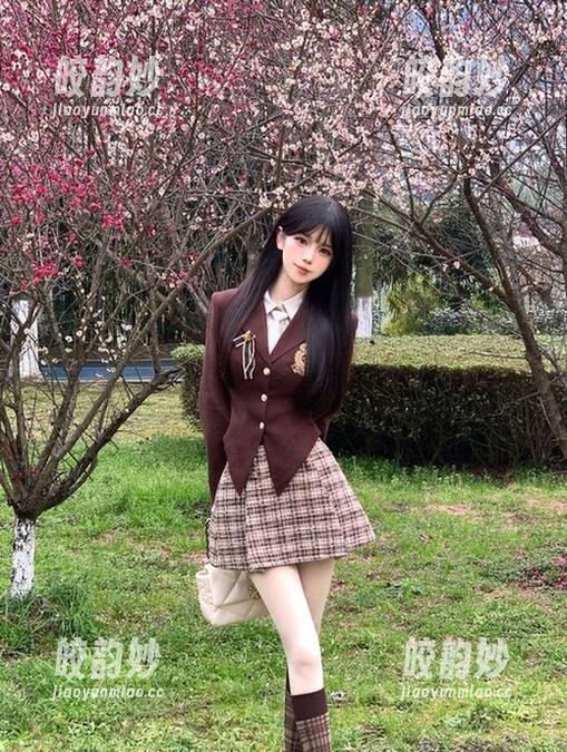 “吃瓜网”ios版，果然是个八卦万花筒，有趣是有趣，但你真的停得下来吗？