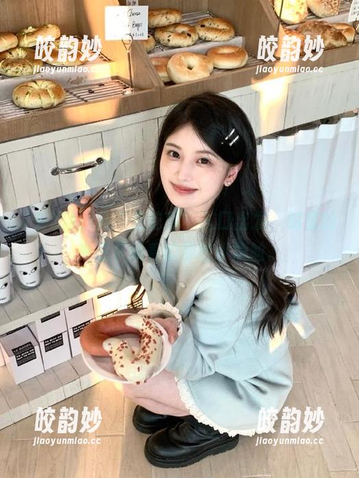从“爱吃瓜”入口出发，明星的光芒下藏着的那些小尴尬。