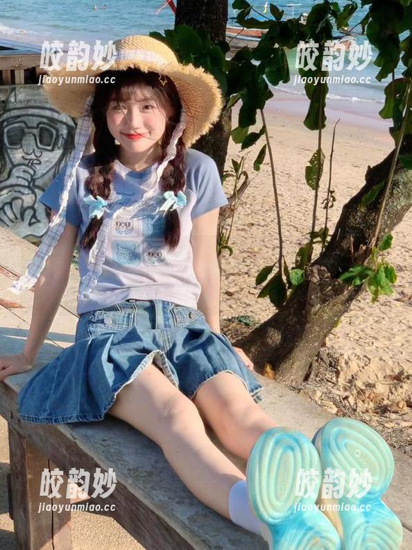 吊带裙和狠话：谁能抵挡“黑料不打洋苹果版”的魅力？