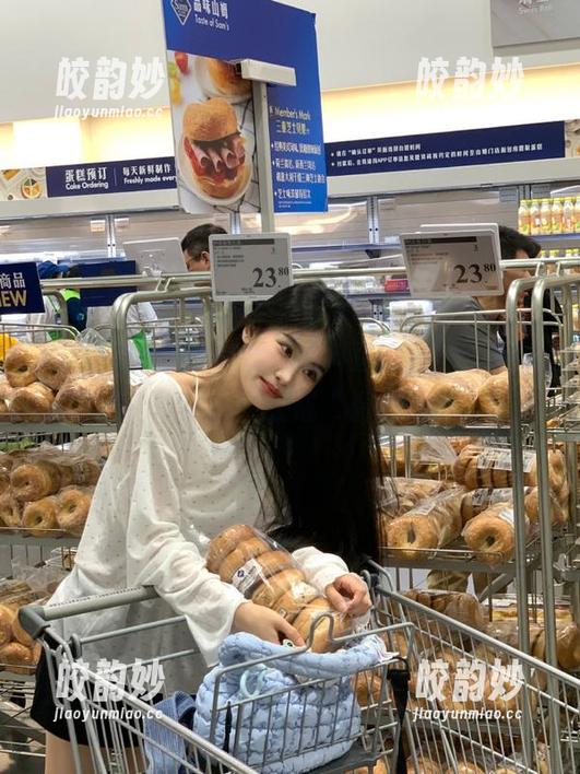 登录“黑料正能量”，我决定把“单身狗”改成“看热闹的”。