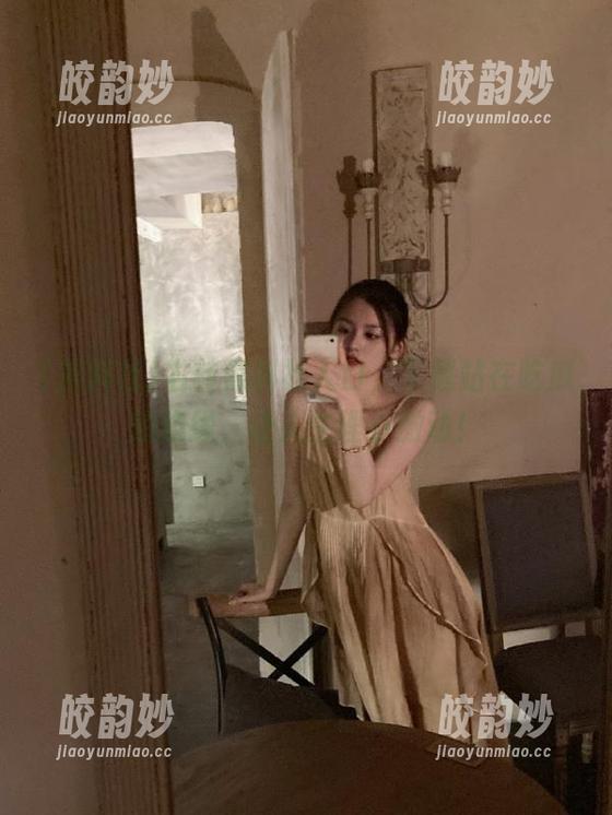 右转黑料社入口，下载站在吃瓜的边缘，让人生理小激动！