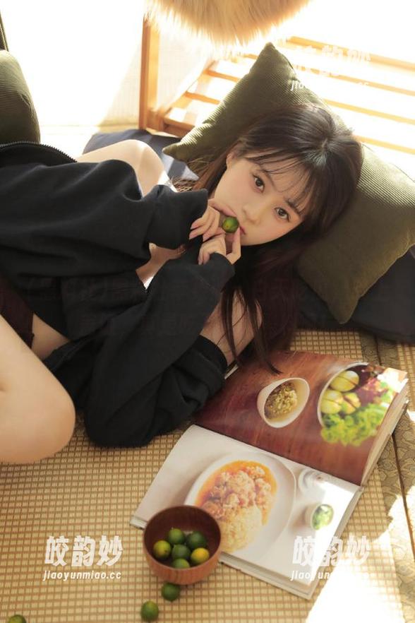 黑料社苹果版：白天吃瓜，晚上盖饭，真是吃不完的黑料啊！